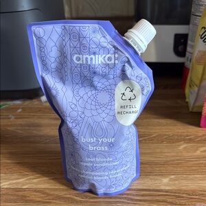 Amika Bust Your Brass Conditioner Purple